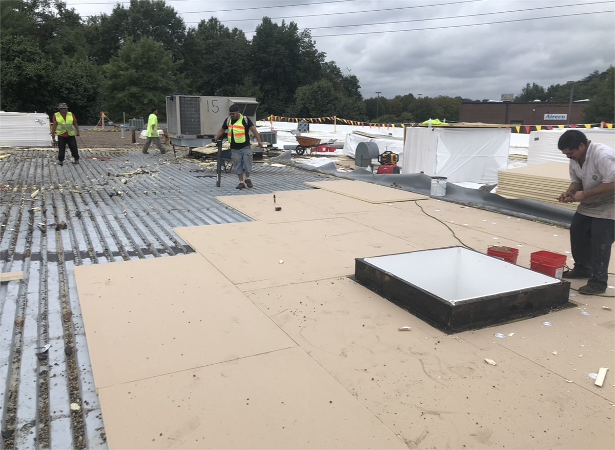 Professional Roof Replacement services - Commercial concrete contractors in DeSoto, TX specializing in roof replacement, new roof installation, roof tear off